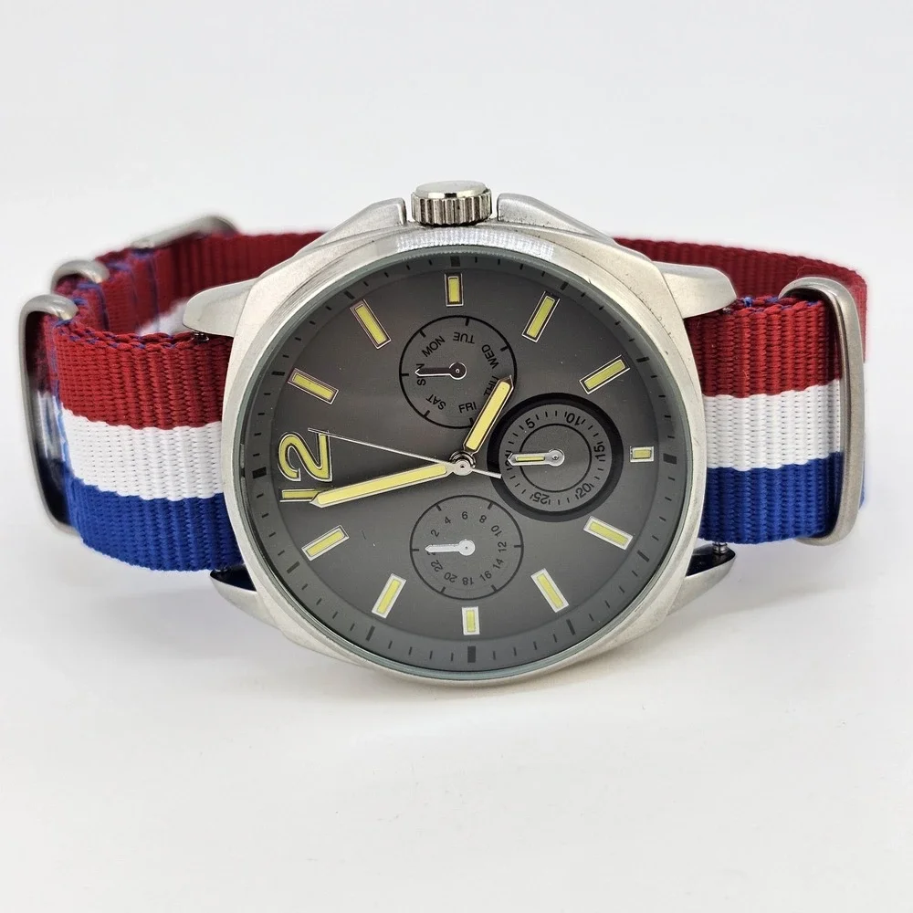 42MM Men's Watch Gray Dial Case New‎ Blue White Red Nylon Band New Battery